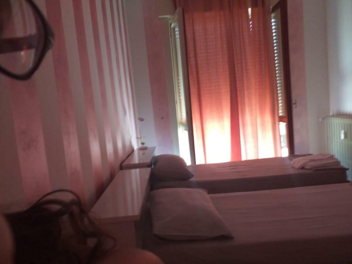 Idea Bed & Breakfast Bergamo Bagian luar foto