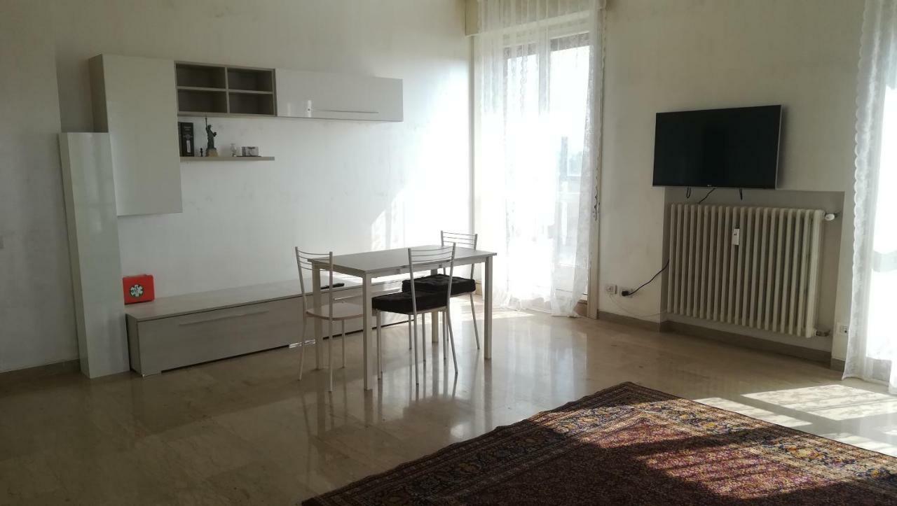 Idea Bed & Breakfast Bergamo Bagian luar foto